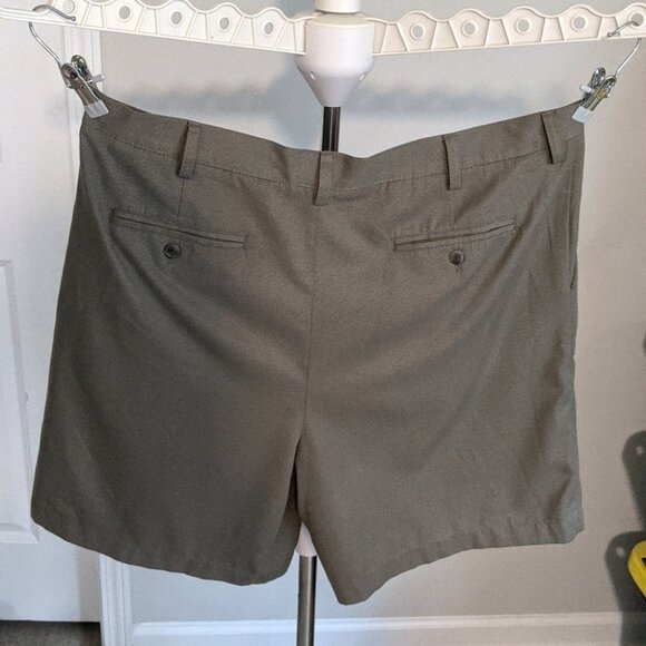 Kohls CROFT AND BARROW Golf Shorts - Picture 2 of 3